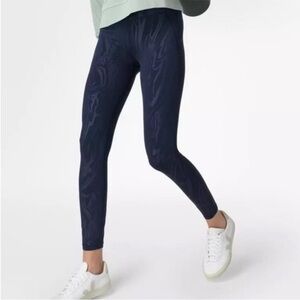 Sweaty Betty All Day Emboss 7/8 Leggings in Navy Blue Slick Emboss Print